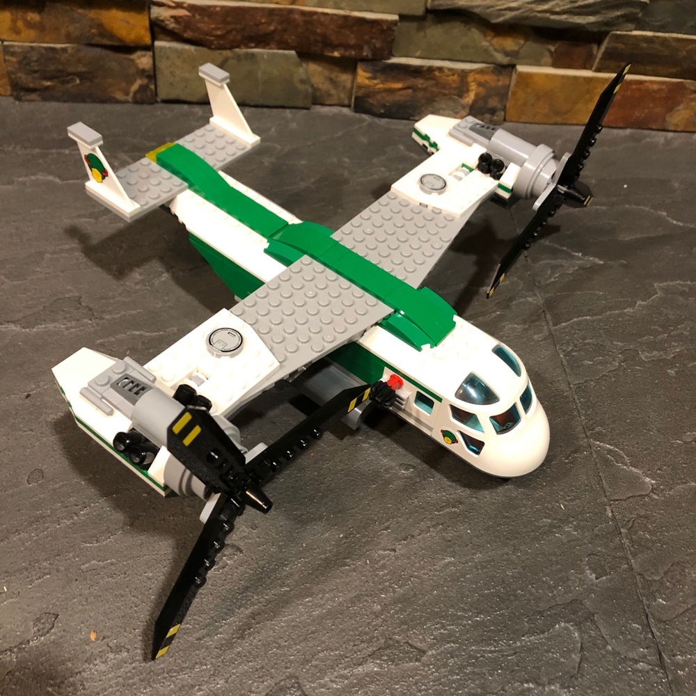 LEGO City ~ Cargo Heliplane ~ 60021 - Picture 5 of 11